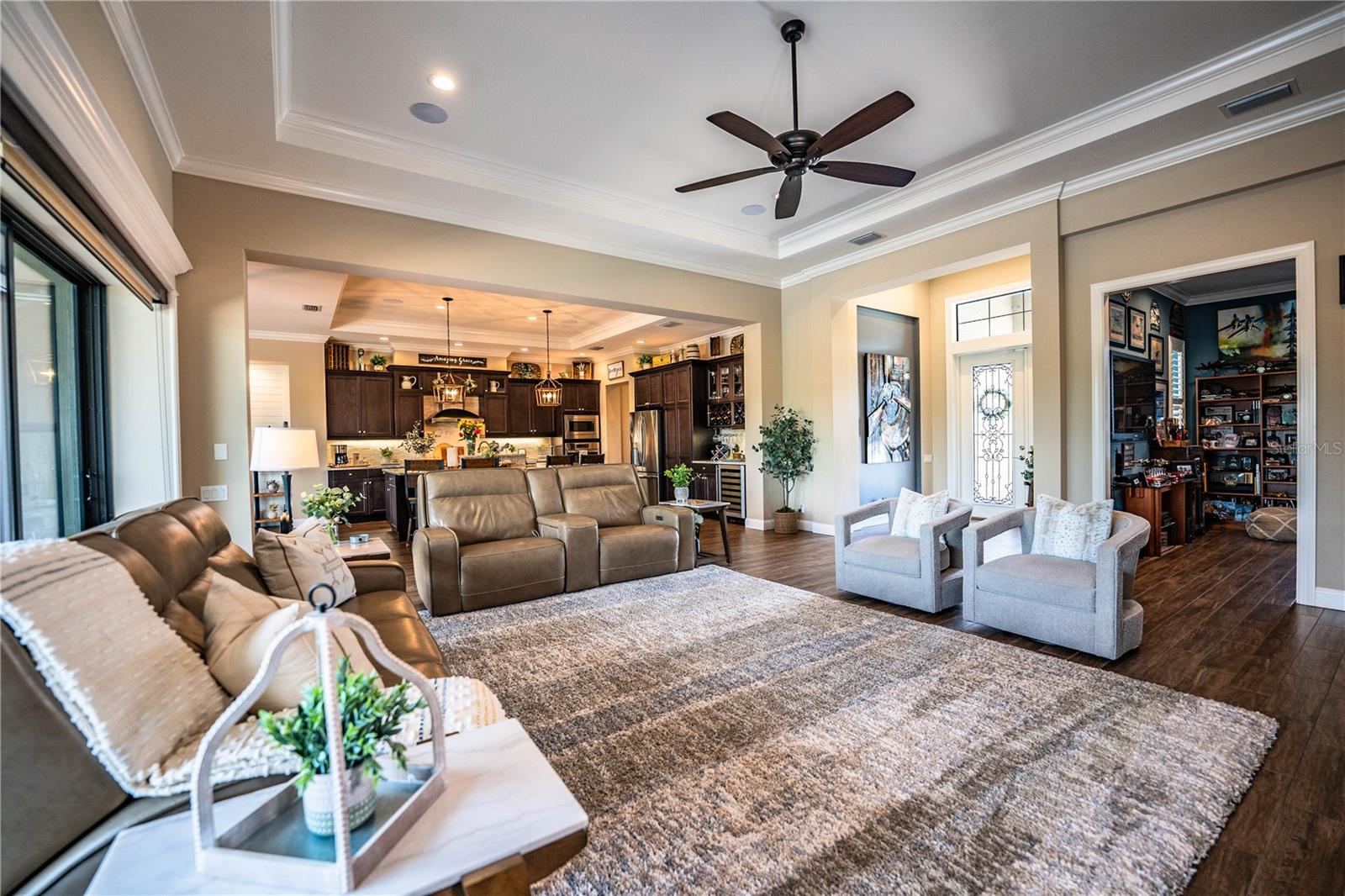 3913 GRANDEFIELD CIRCLE