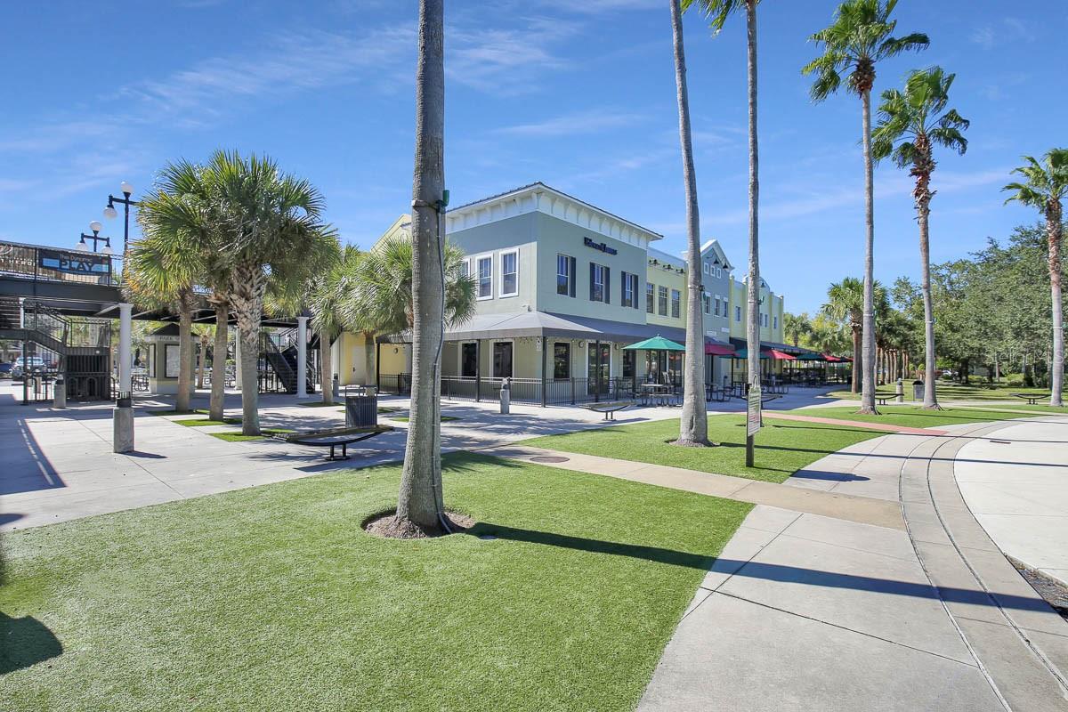 FISHHAWK RANCH TOWNCENTER PHAS - Residential Lease