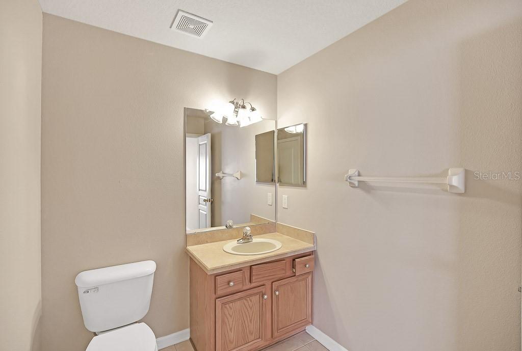 FISHHAWK RANCH TOWNCENTER PHAS - Residential Lease