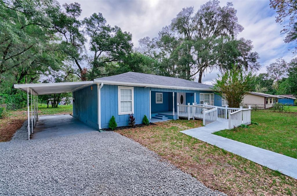 Photo of 209 SE 47th Street, Gainesville, FL 32641 (MLS # GC534563)
