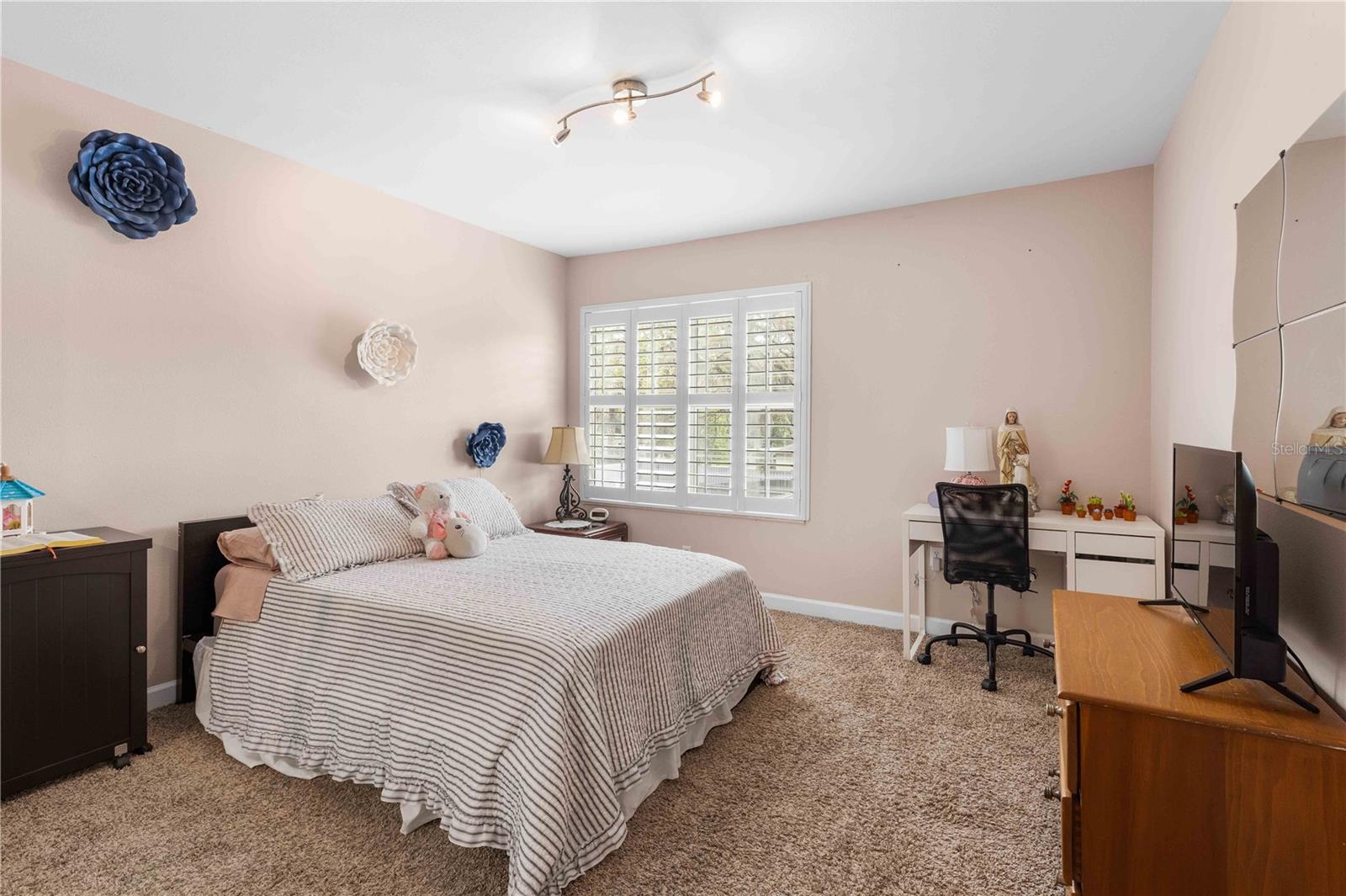 LAKE LOUISA ESTATES - Residential