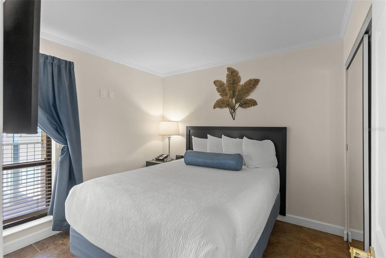 SAILPORT RESORT CONDO ON - Residential