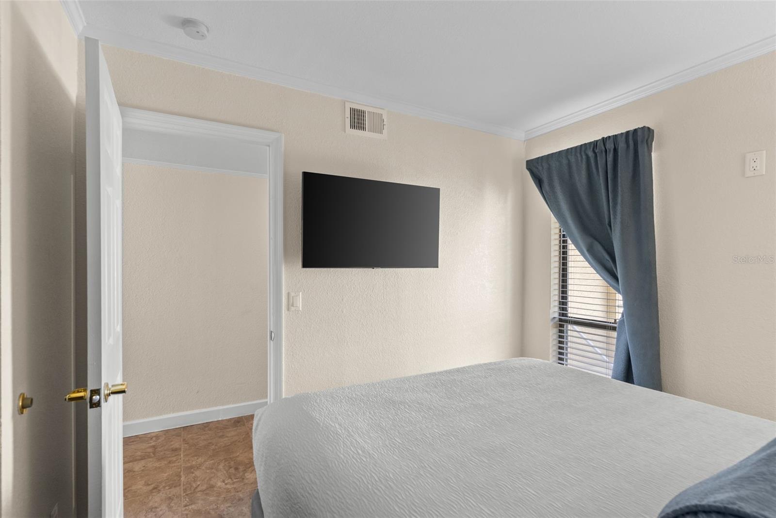 SAILPORT RESORT CONDO ON - Residential