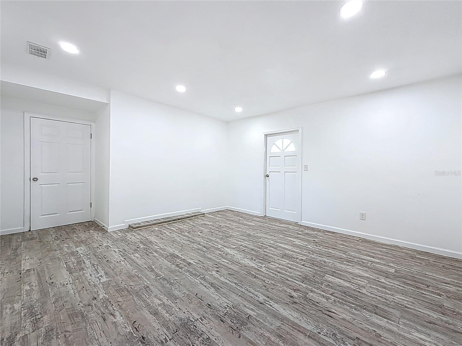 TOWNN COUNTRY PARK UN 02 - Residential Lease