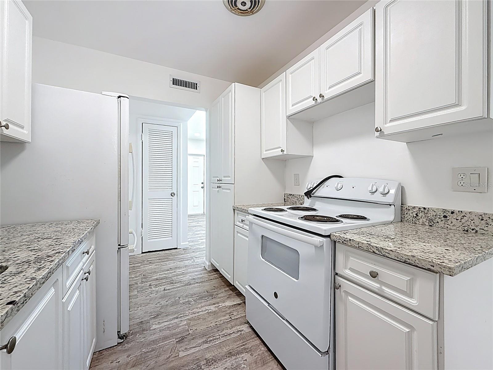 TOWNN COUNTRY PARK UN 02 - Residential Lease