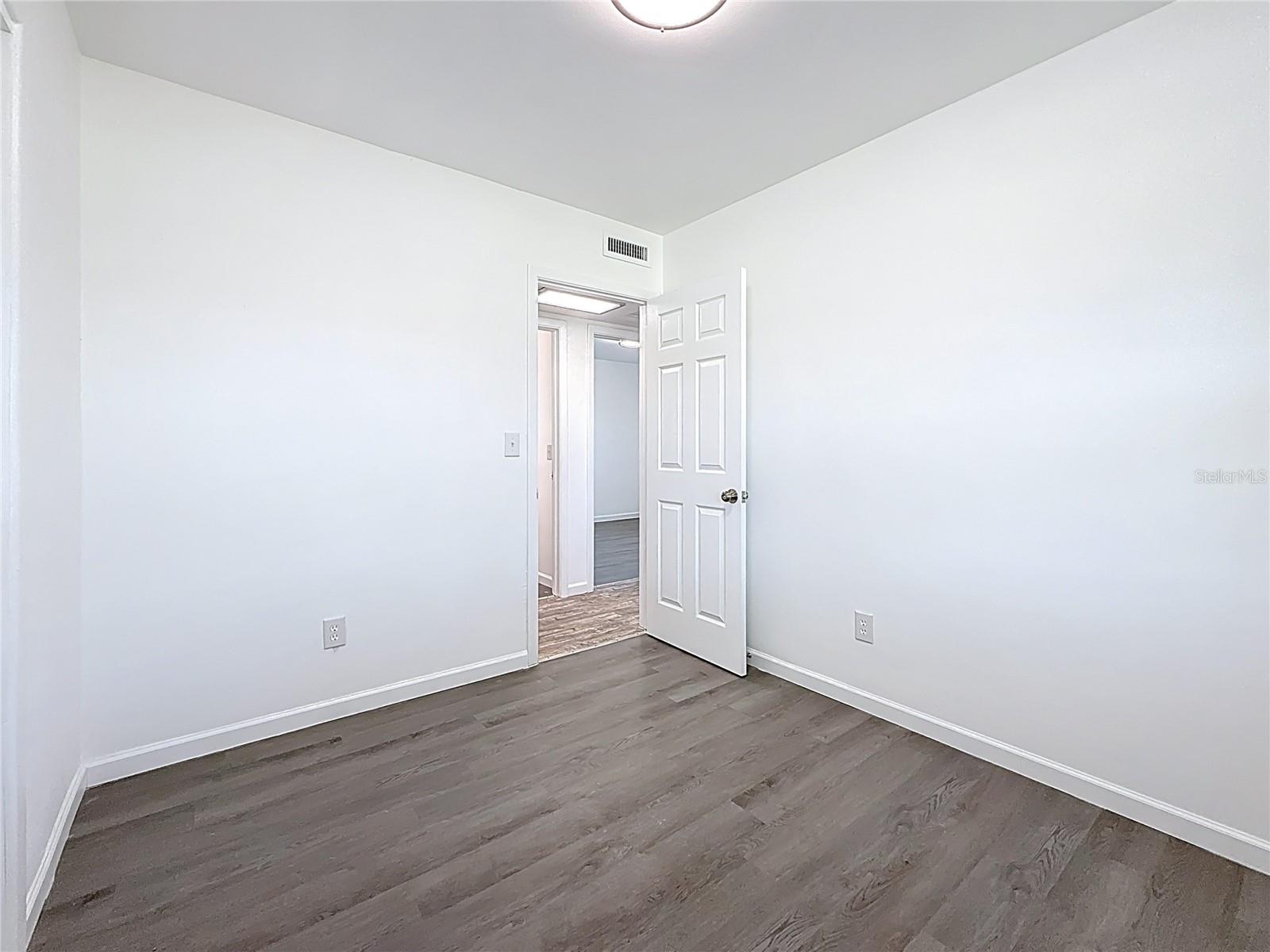 TOWNN COUNTRY PARK UN 02 - Residential Lease