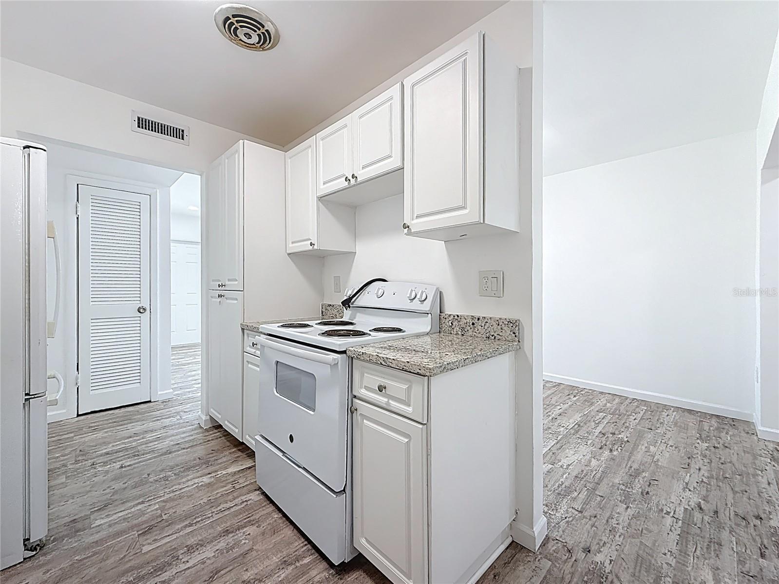 TOWNN COUNTRY PARK UN 02 - Residential Lease