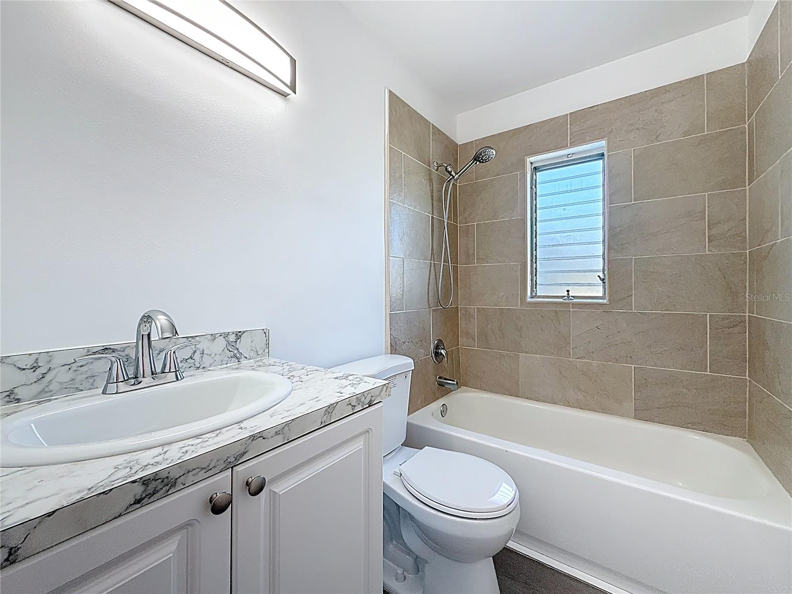 TOWNN COUNTRY PARK UN 02 - Residential Lease