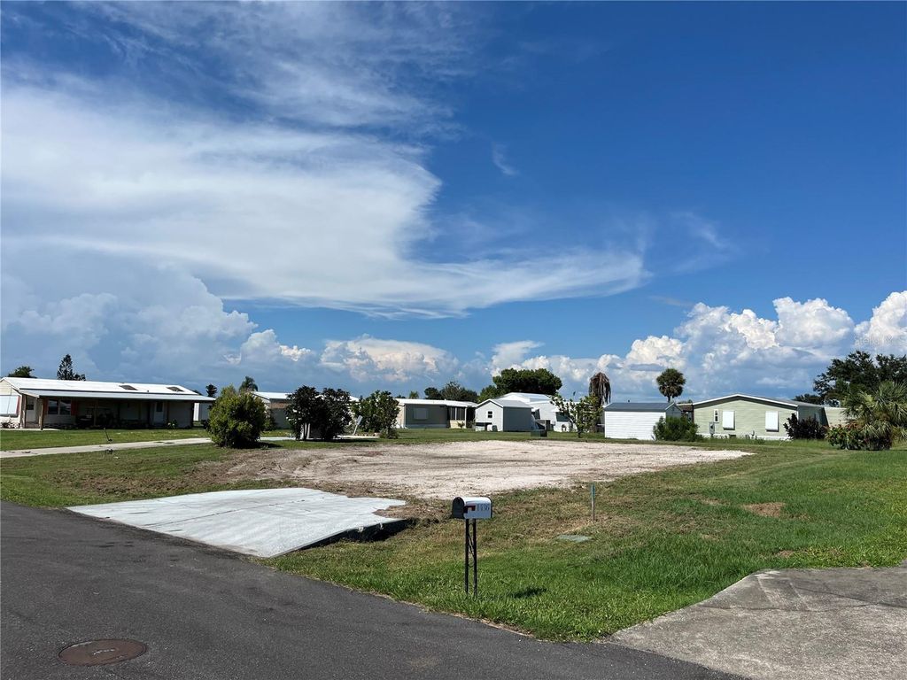 Photo of 1429 Blue Heron Drive, Englewood, FL 34224 (MLS # O6339229)