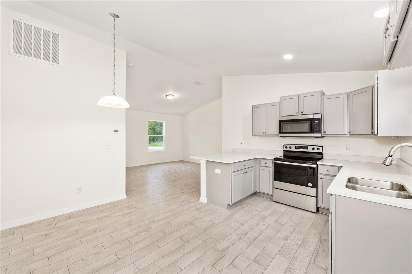 SILVER SPGS SHORES UN #33 - Residential