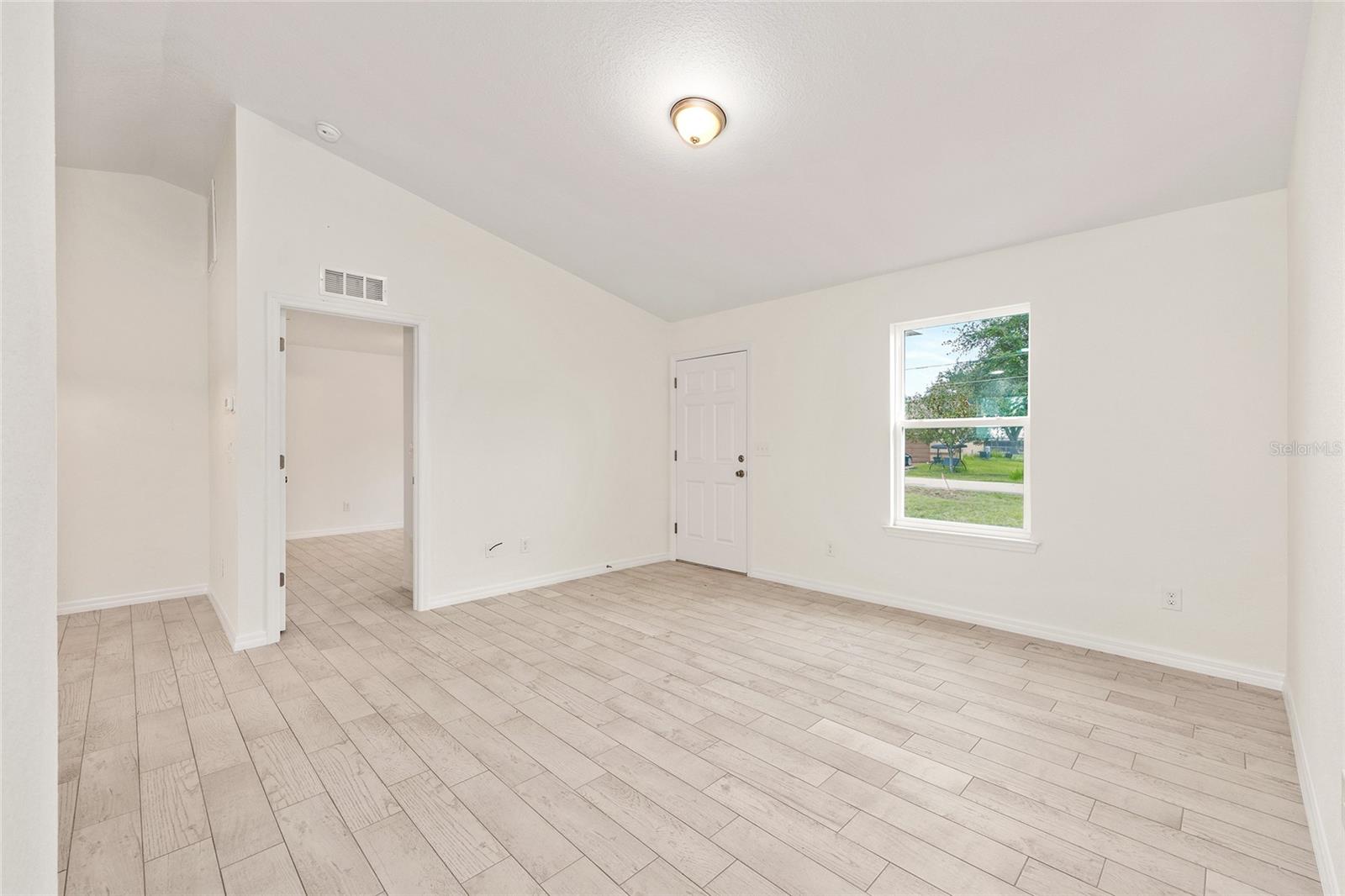 SILVER SPGS SHORES UN #33 - Residential