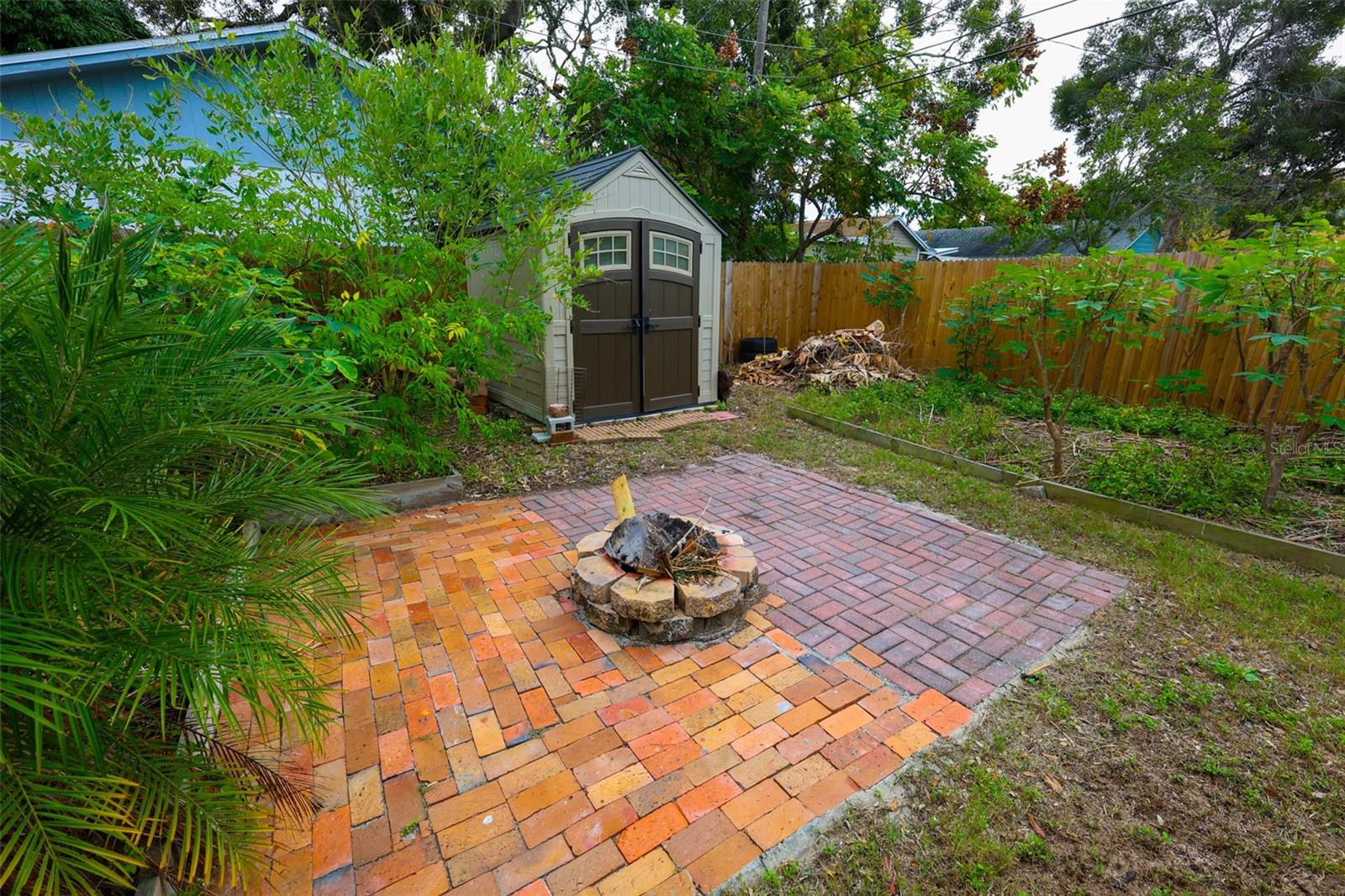 WEST SEMINOLE TERRACE - Residential Lease