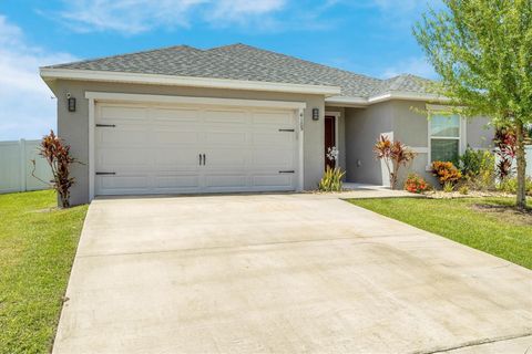 A home in LAKELAND