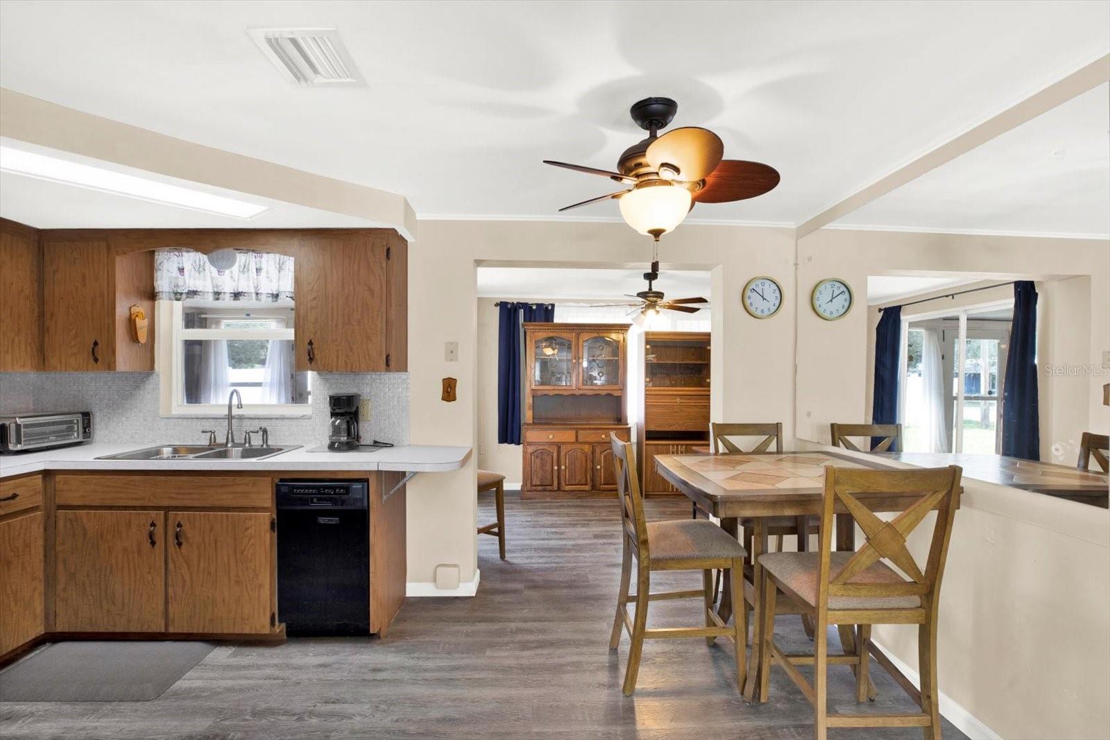 HOLIDAY LAKE ESTATES - Residential Lease
