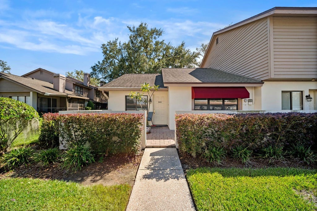 Photo of 801 Oak Park Place, Brandon, FL 33511 (MLS # TB8550695)