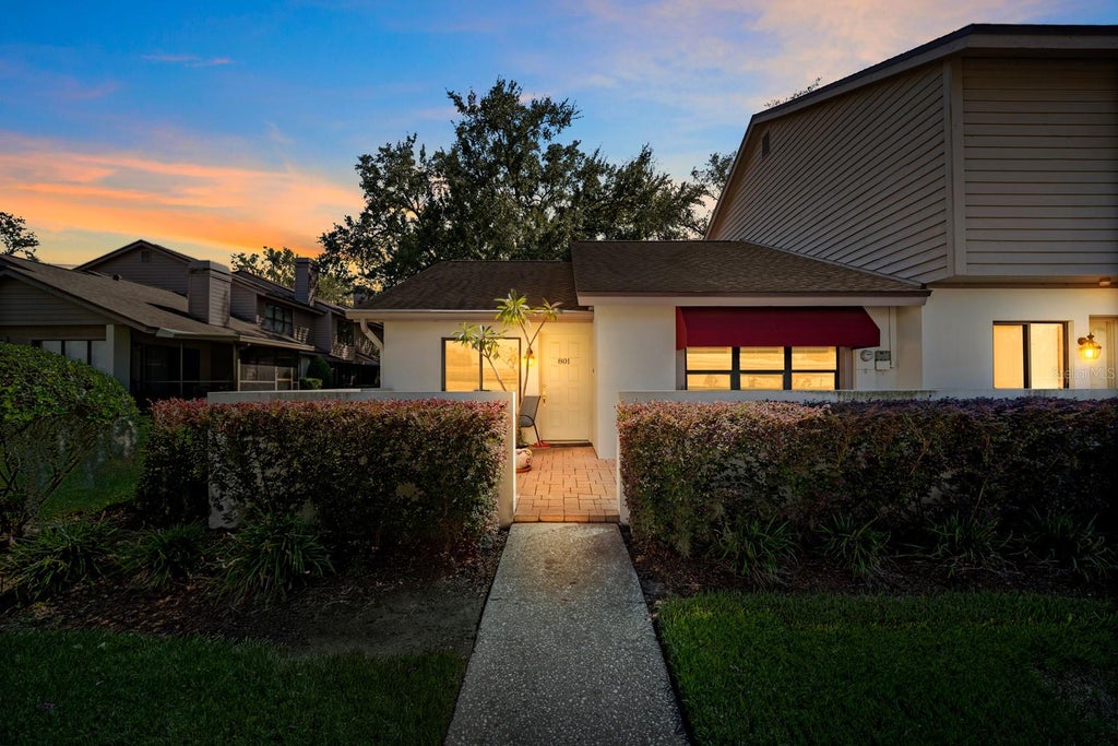 Photo of 801 Oak Park Place, Brandon, FL 33511 (MLS # TB8550695)