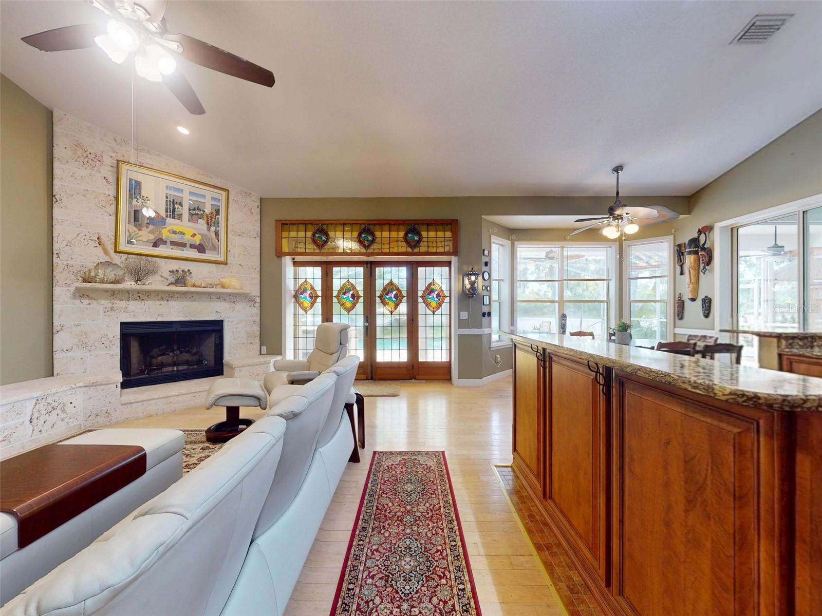 LAKE WATERFORD ESTATES UNIT 01 - Residential