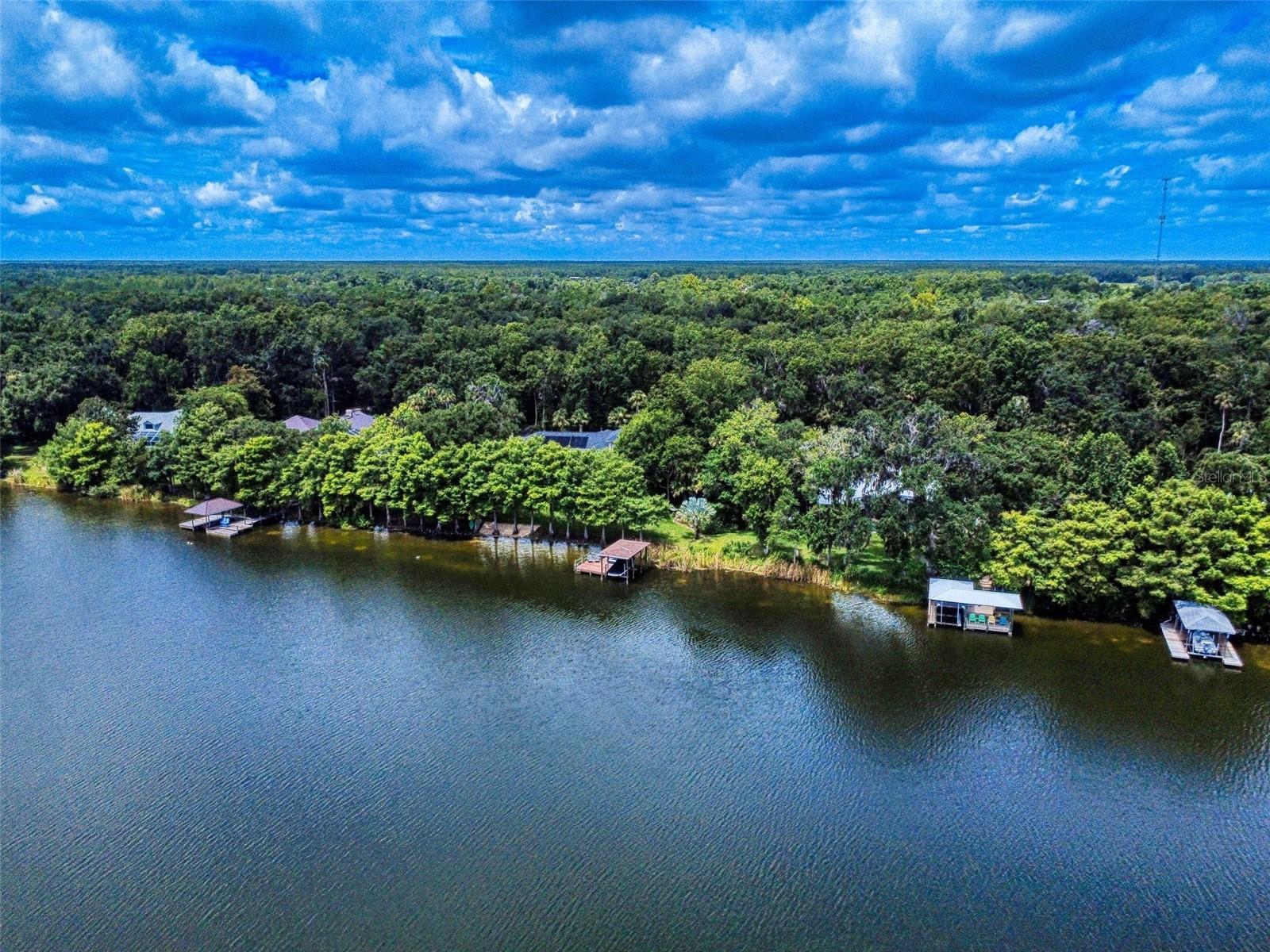 LAKE WATERFORD ESTATES UNIT 01 - Residential
