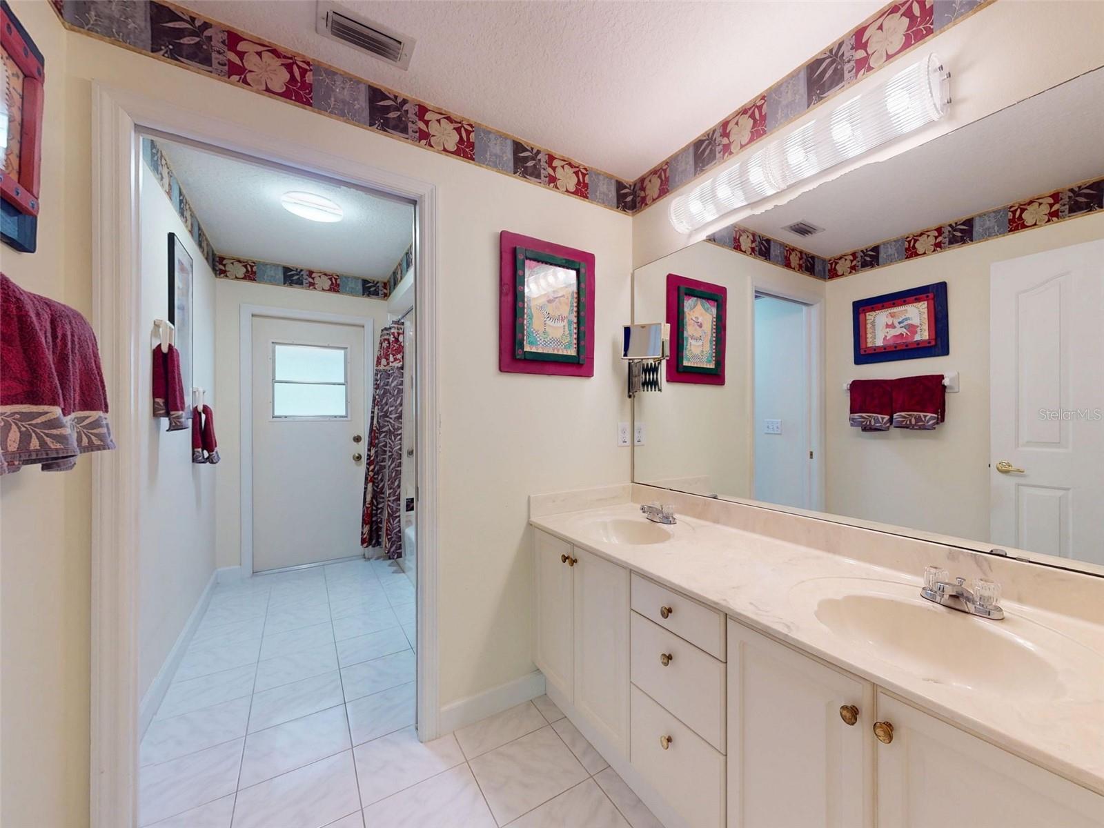 LAKE WATERFORD ESTATES UNIT 01 - Residential