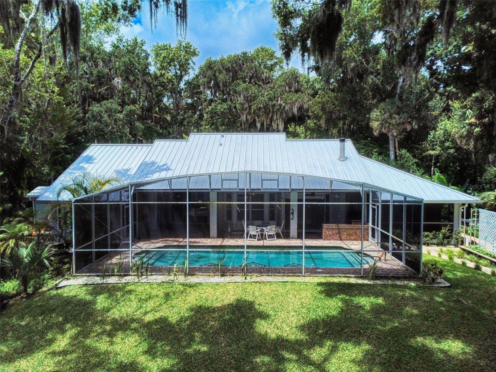 LAKE WATERFORD ESTATES UNIT 01 - Residential