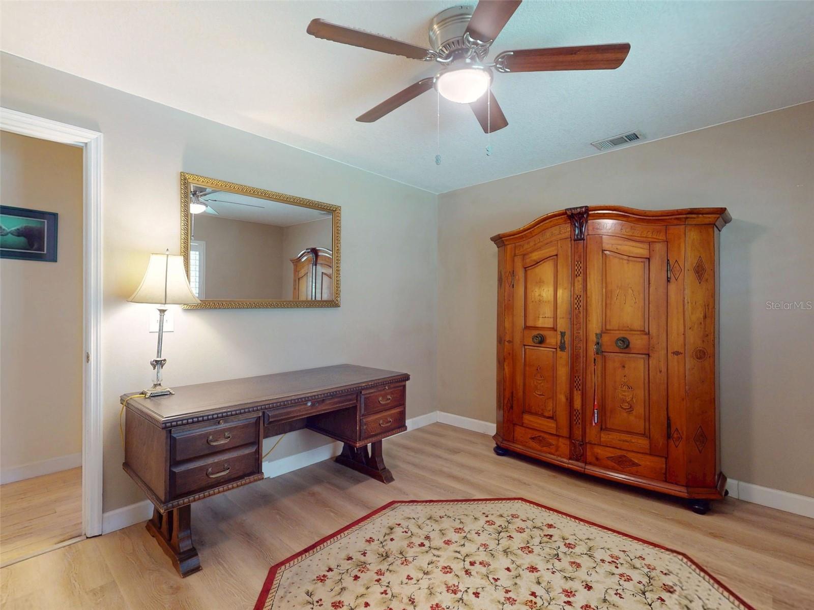 LAKE WATERFORD ESTATES UNIT 01 - Residential