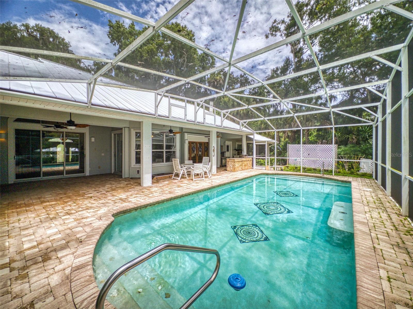 LAKE WATERFORD ESTATES UNIT 01 - Residential