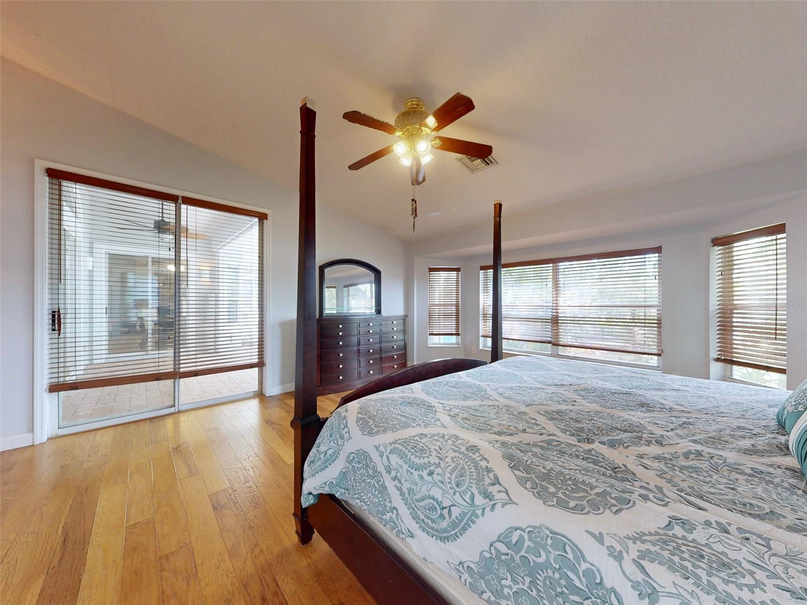 LAKE WATERFORD ESTATES UNIT 01 - Residential