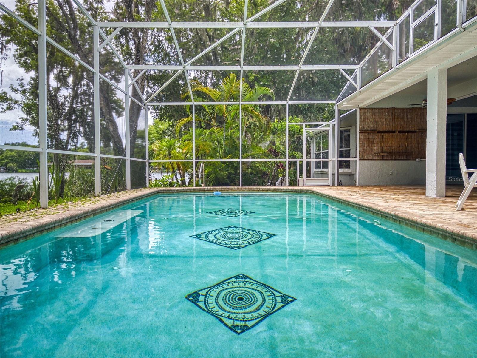 LAKE WATERFORD ESTATES UNIT 01 - Residential