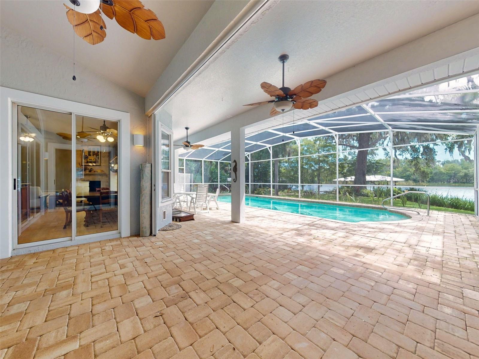 LAKE WATERFORD ESTATES UNIT 01 - Residential