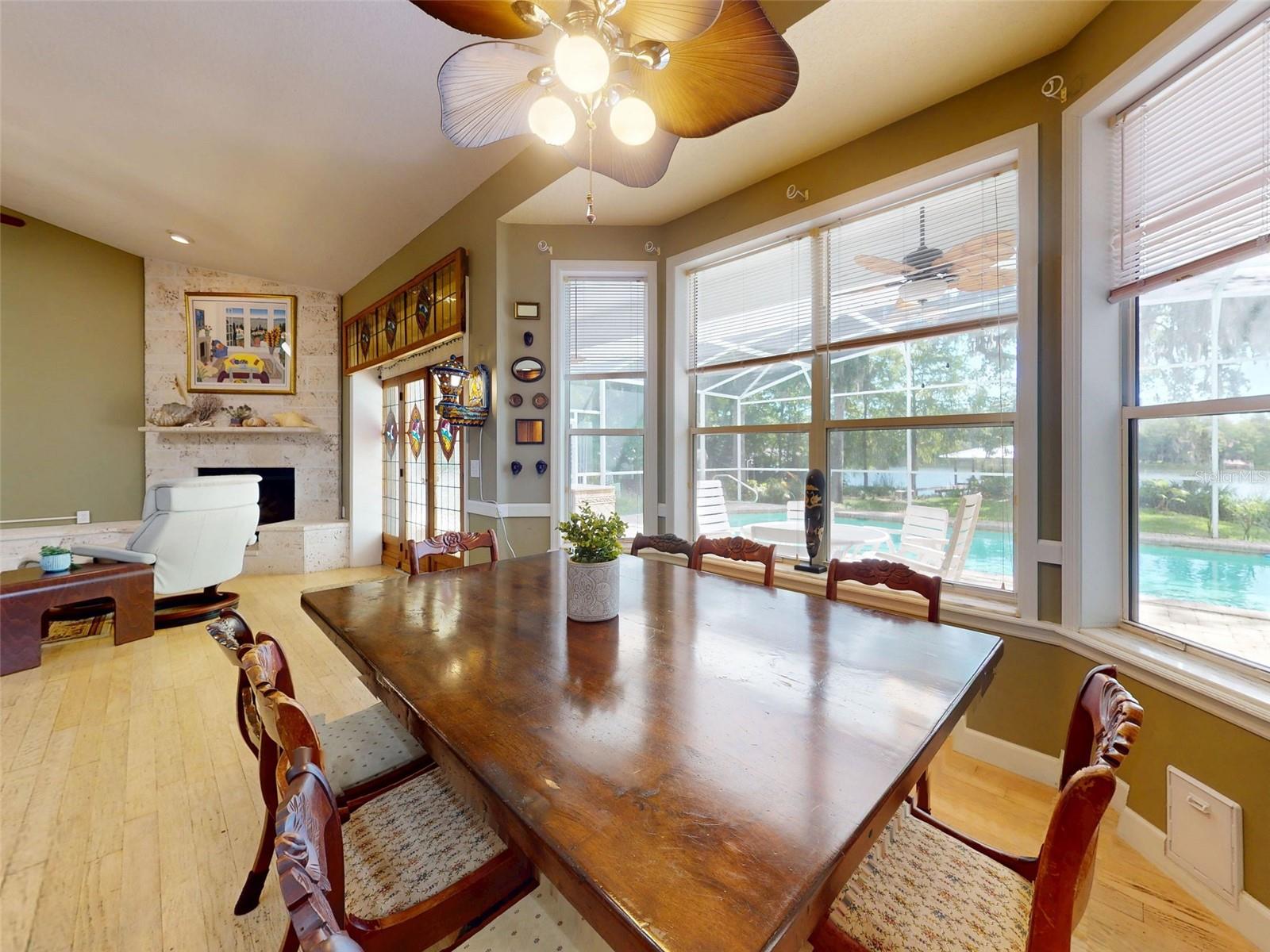 LAKE WATERFORD ESTATES UNIT 01 - Residential