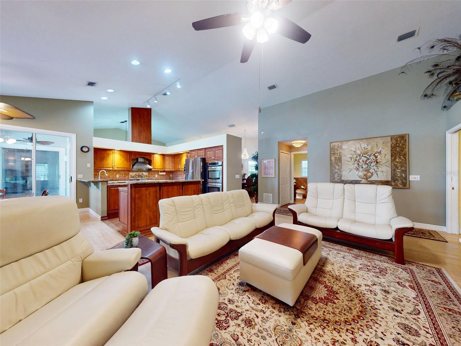 LAKE WATERFORD ESTATES UNIT 01 - Residential