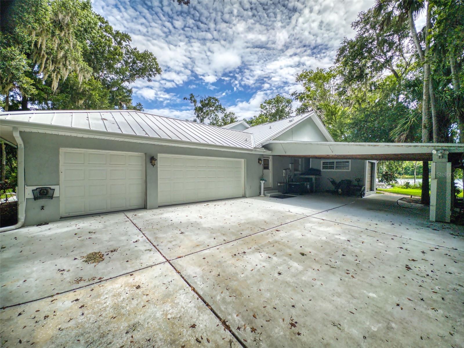 LAKE WATERFORD ESTATES UNIT 01 - Residential
