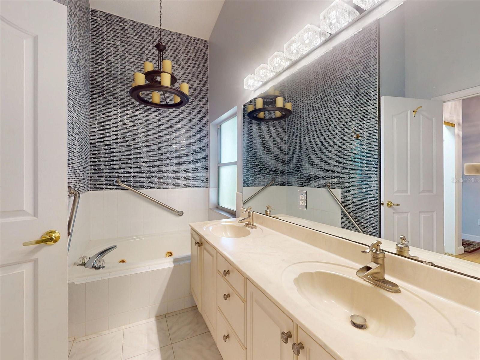 LAKE WATERFORD ESTATES UNIT 01 - Residential