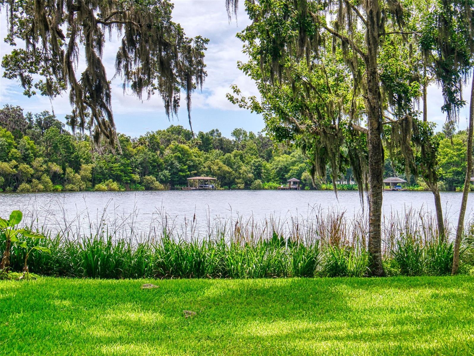 LAKE WATERFORD ESTATES UNIT 01 - Residential