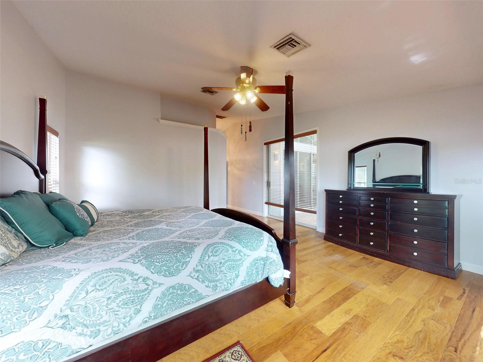 LAKE WATERFORD ESTATES UNIT 01 - Residential