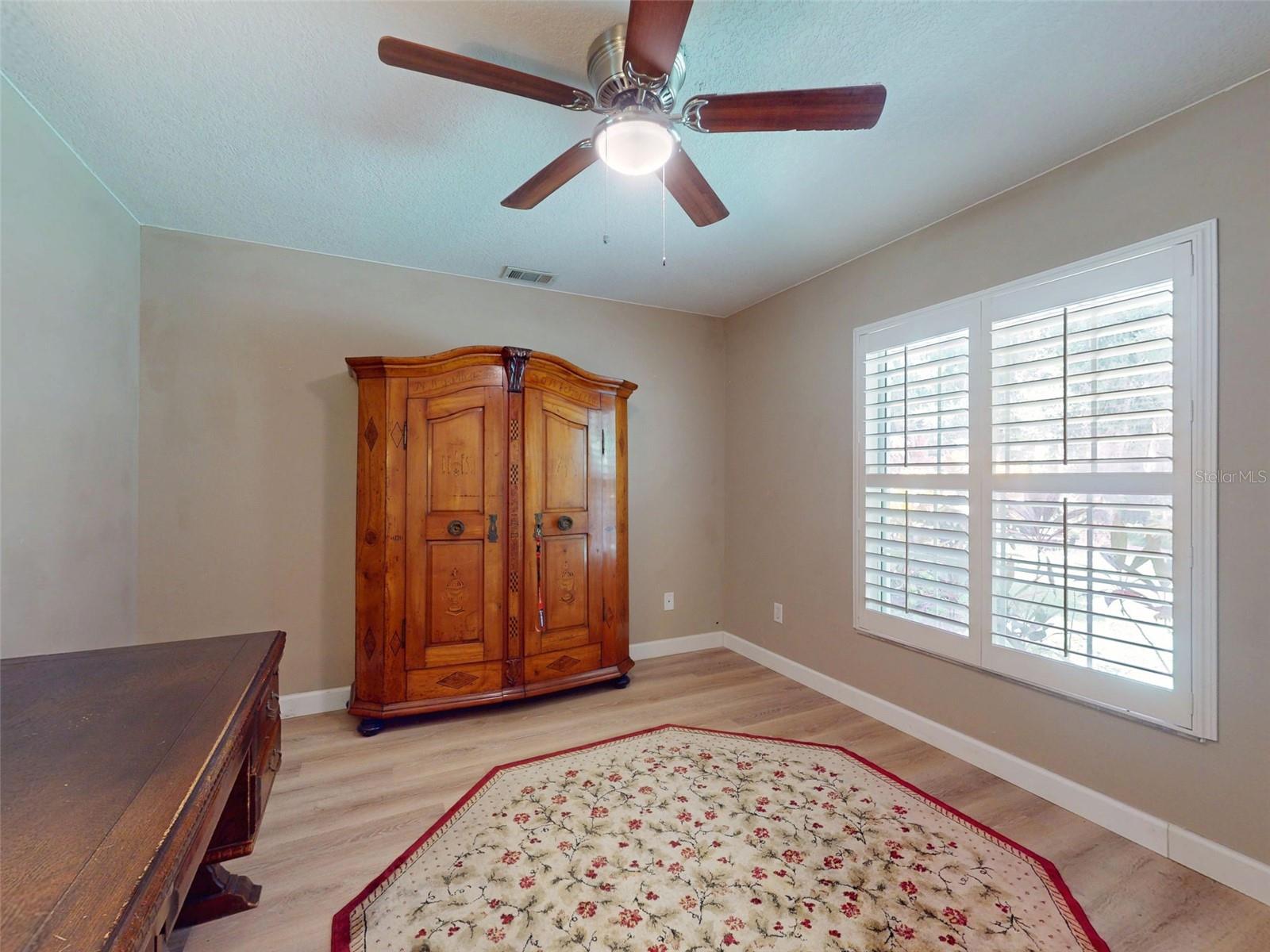 LAKE WATERFORD ESTATES UNIT 01 - Residential