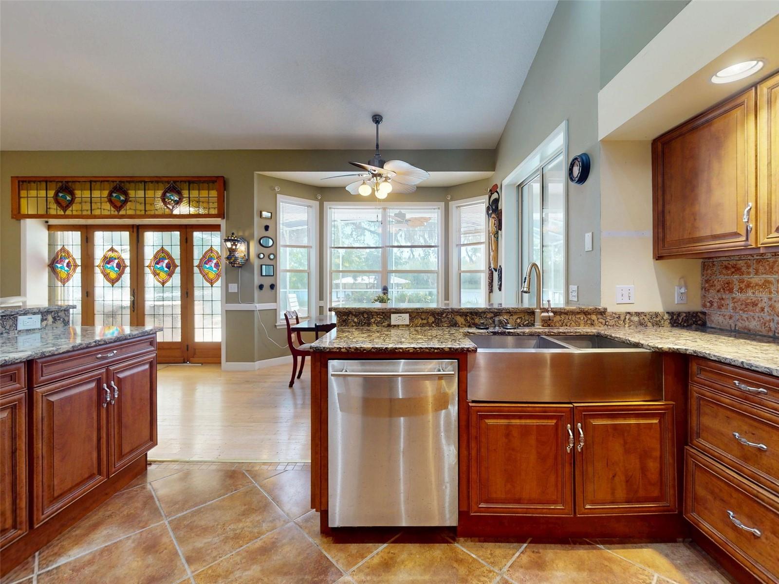 LAKE WATERFORD ESTATES UNIT 01 - Residential
