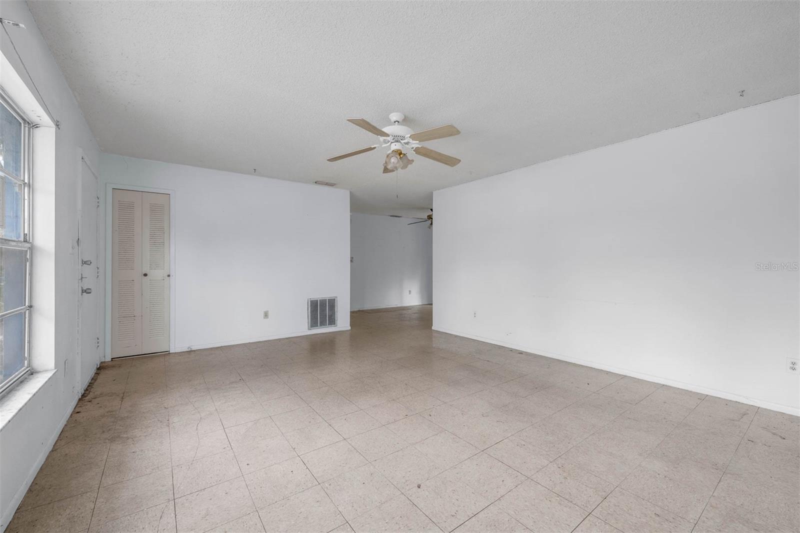 881 KIMBALL DRIVE