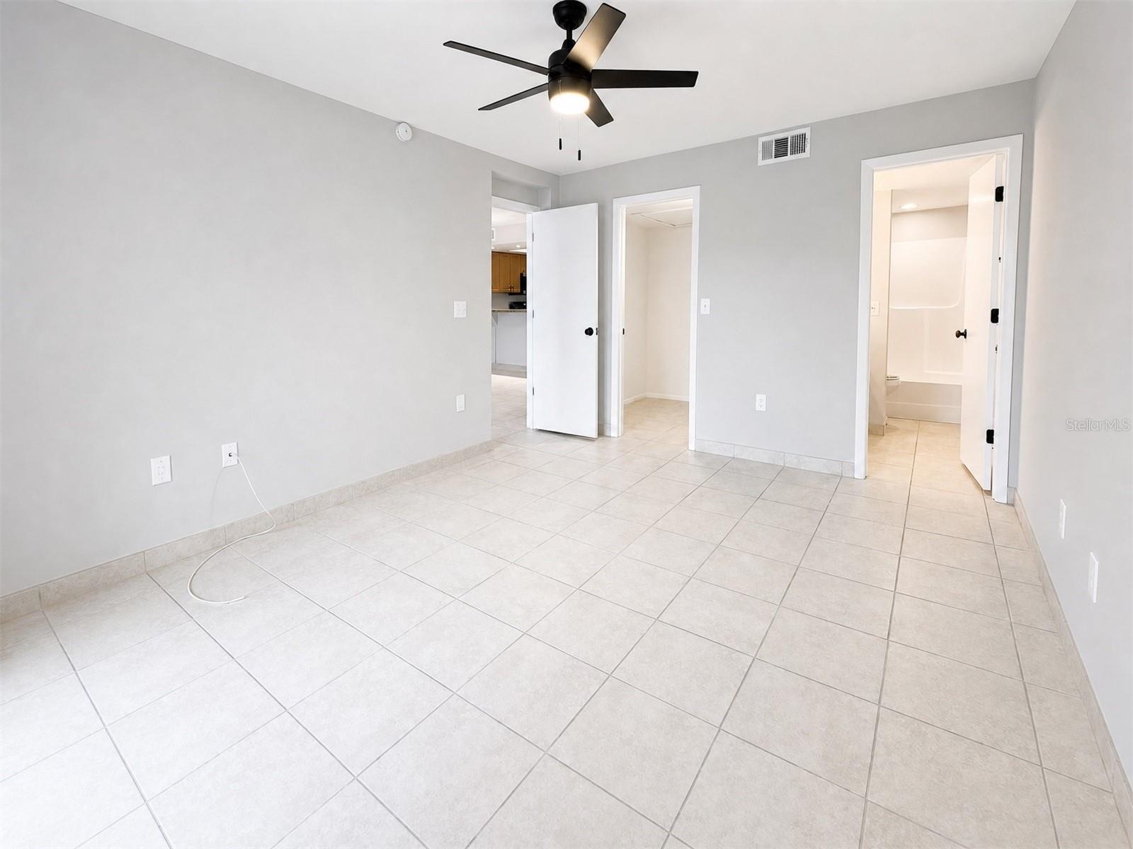 FIDDLERS GREEN 02 PH 02 BLDG - Residential