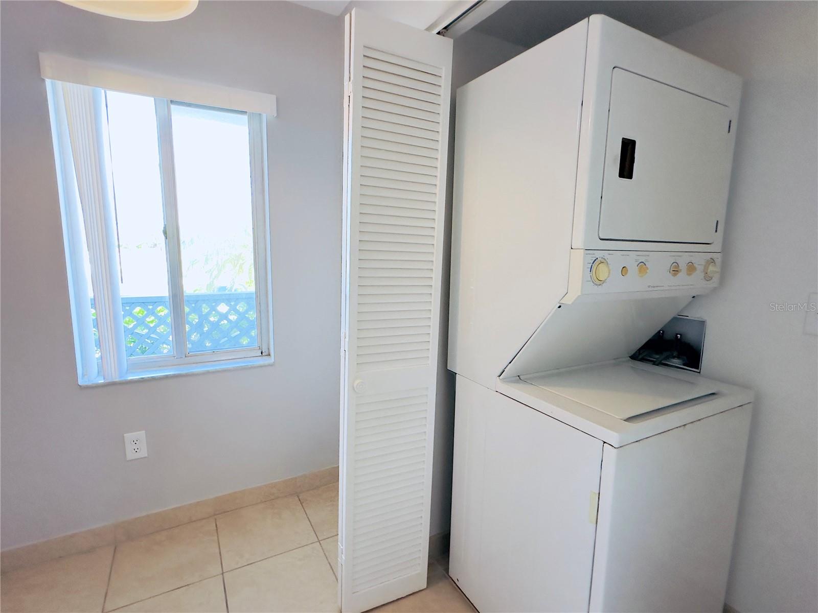 FIDDLERS GREEN 02 PH 02 BLDG - Residential