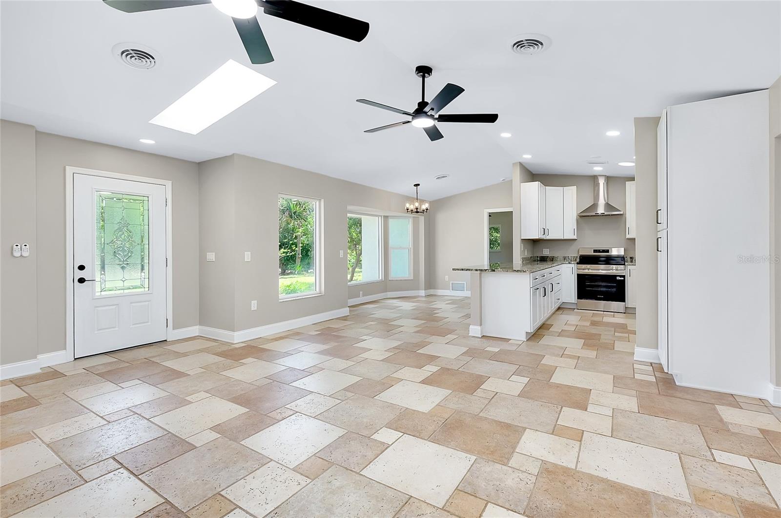 875 BAYSHORE DRIVE