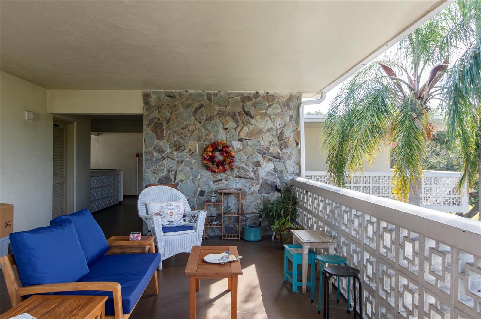 GATEWAY SQUARE APTS - Residential