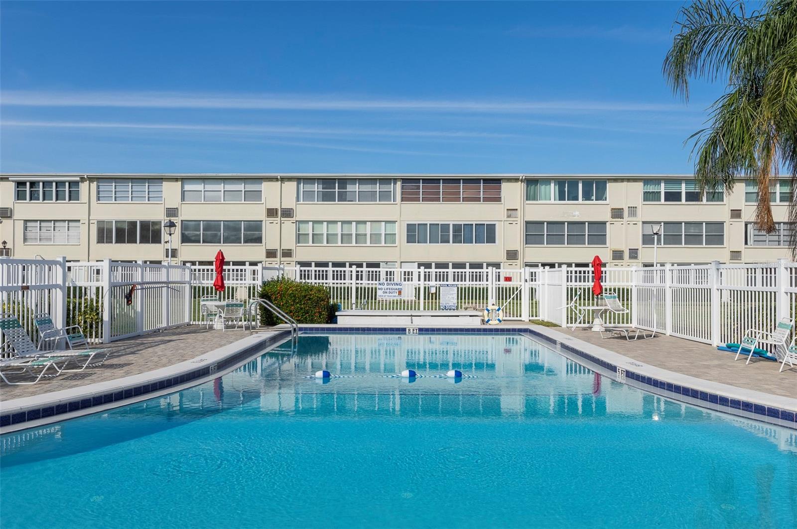 GATEWAY SQUARE APTS - Residential