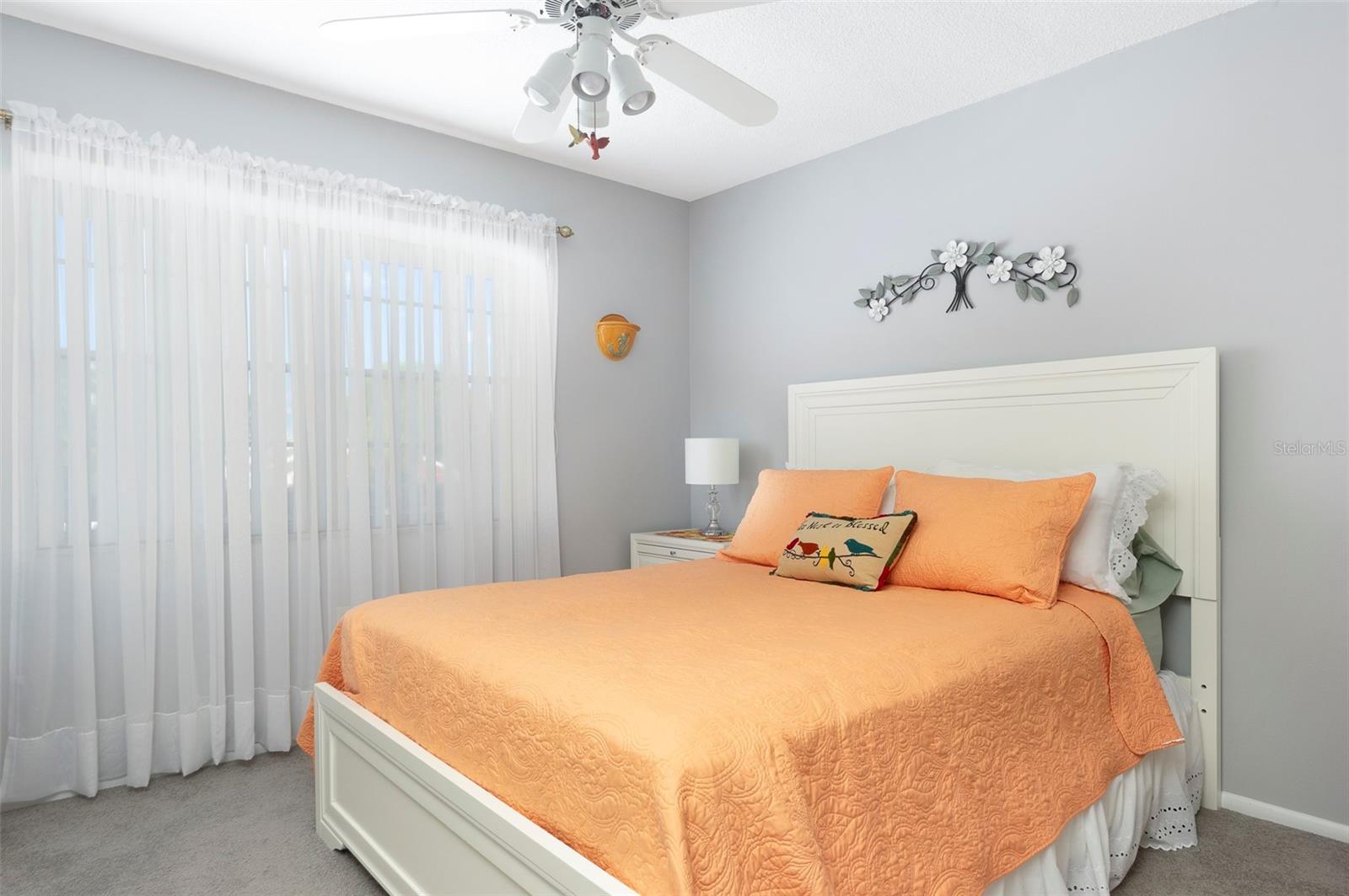 GATEWAY SQUARE APTS - Residential