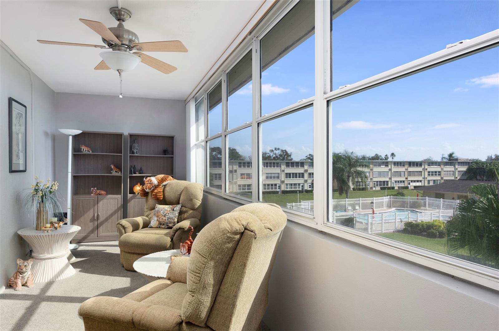 GATEWAY SQUARE APTS - Residential