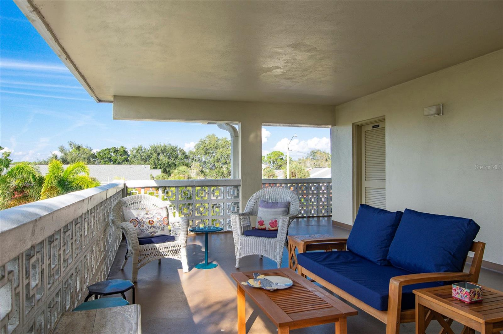 GATEWAY SQUARE APTS - Residential