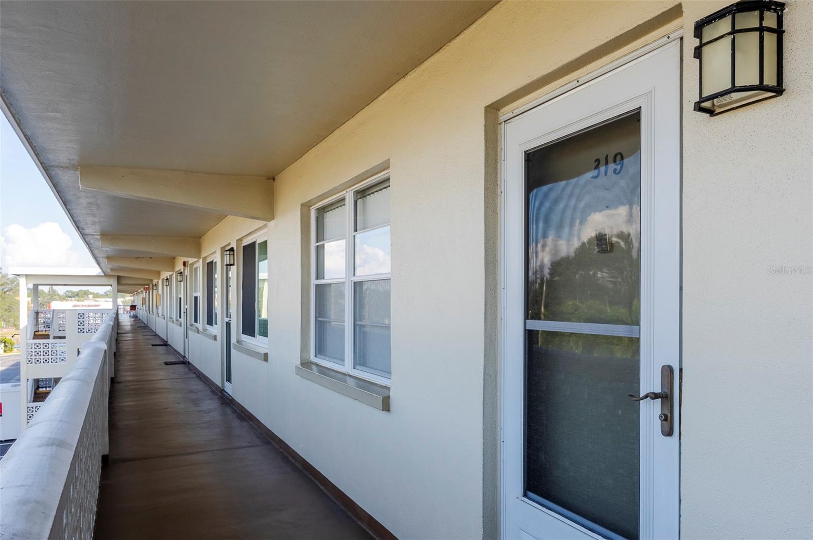 GATEWAY SQUARE APTS - Residential