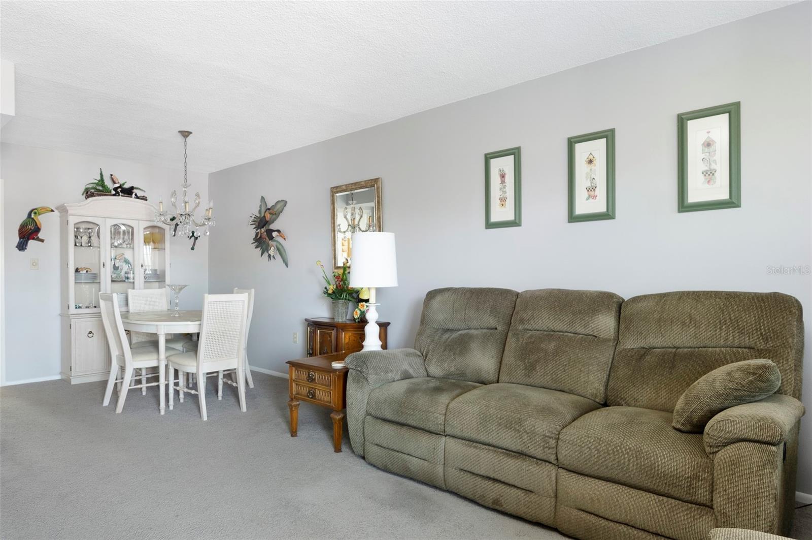 GATEWAY SQUARE APTS - Residential