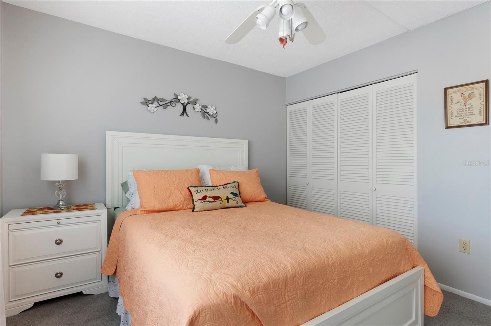 GATEWAY SQUARE APTS - Residential