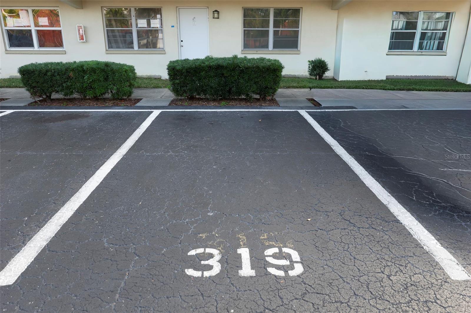 GATEWAY SQUARE APTS - Residential